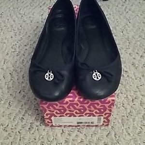 TORY BURCH GREAT CONDITION CHELSEA